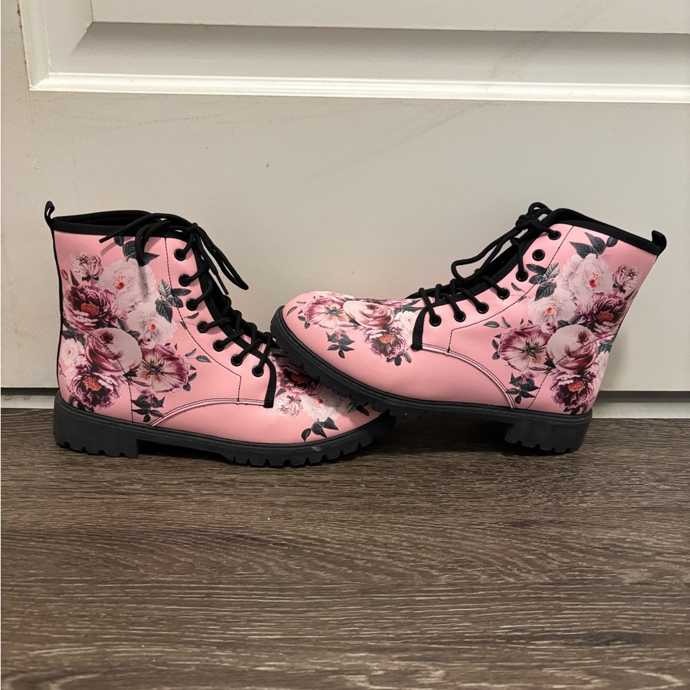 Floral Pink Lace-Up Women's Combat Boots Size 10